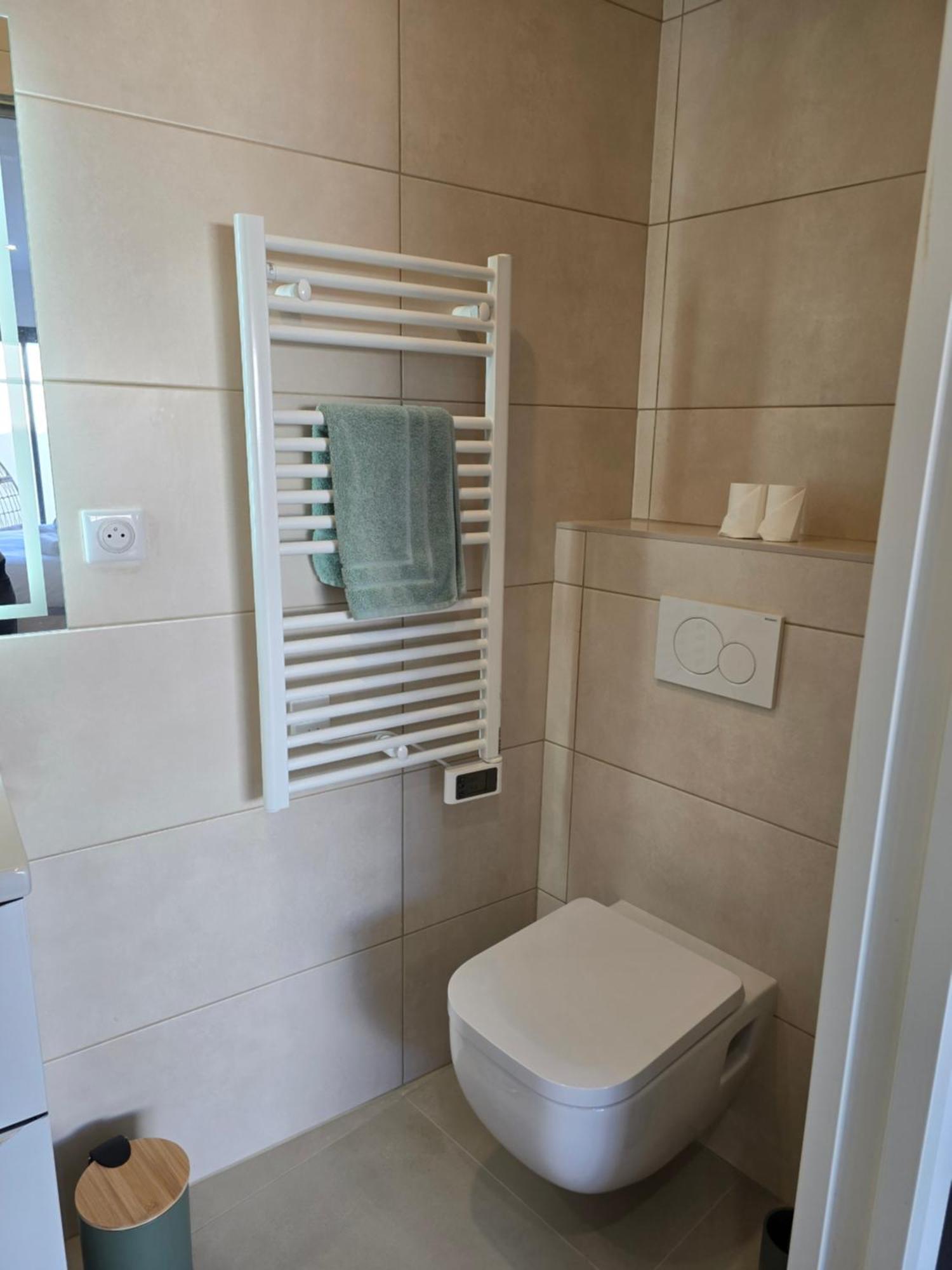 Oasis Spalagon Chauffe Climatise Arena Parc Expo Apartment *